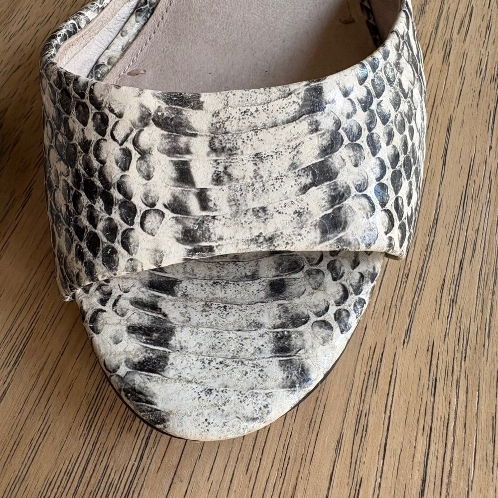 $150 LOUISE‎ ET CIE Gordon Python Snakeskin Leather Stiletto Heels SIZE 10M EUC - Picture 10 of 15